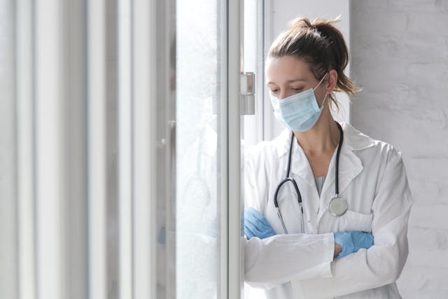 From doctors to students, women in medicine suffer more burnout and anxiety